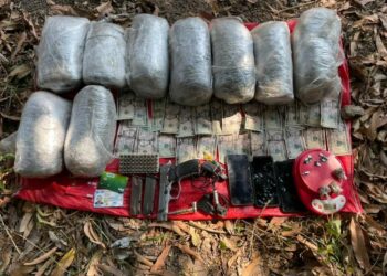 FOTOS: Capturan a pandillero con armas, municiones y drogas en Santo Tomás