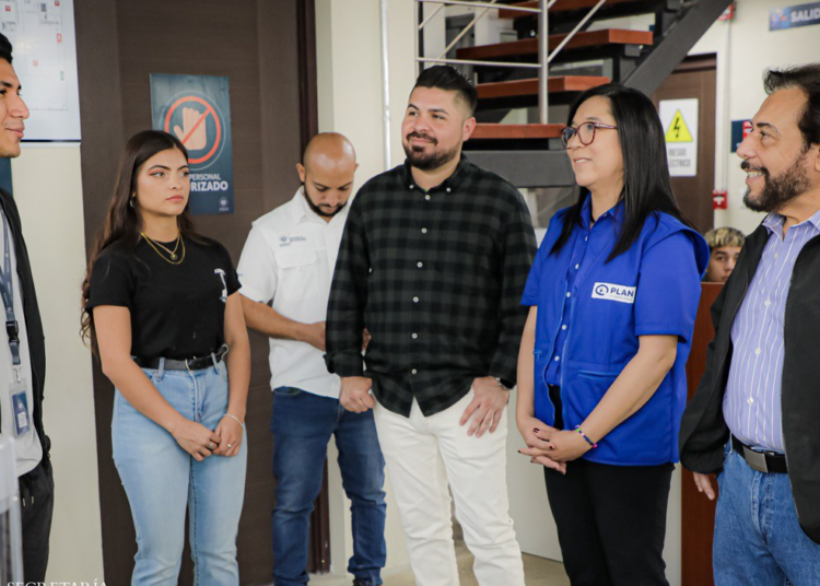 Verifican avances de proyectos como el CUBO en el reparto San Lucía, Mejicanos