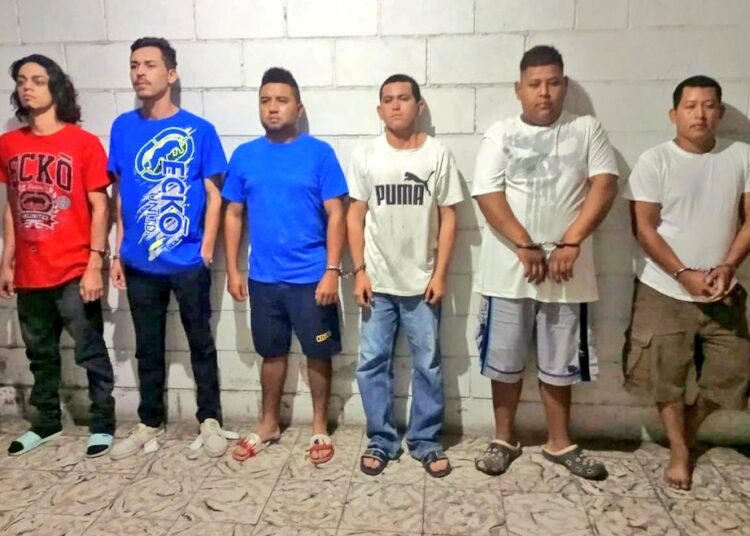 Capturan a pandilleros que movían armamento, drogas y extorsionaban en Cuscatlán