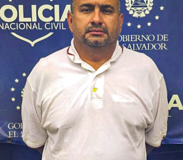 PNC capturó a conductor que se viralizó por agredir a un peatón en carril auxiliar de la carretera de Oro