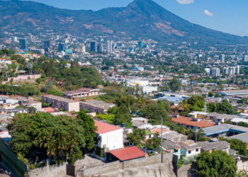 Entregan obras de mitigación de riesgo en calle antigua a Huizúcar