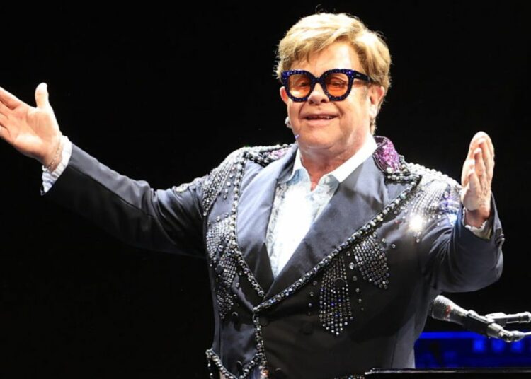 Elton John cumple 76 años: la verdadera historia de “Rocket Man”