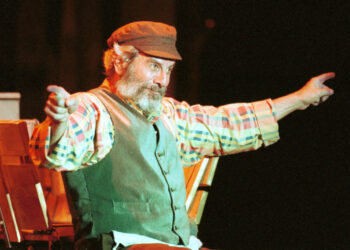 Chaim Topol, protagonista de “El violinista en el tejado”, murió a los 87 años