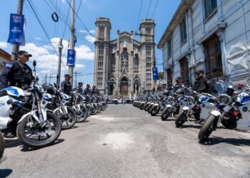 Ministro de Seguridad entrega motos eléctricas para unidades policiales