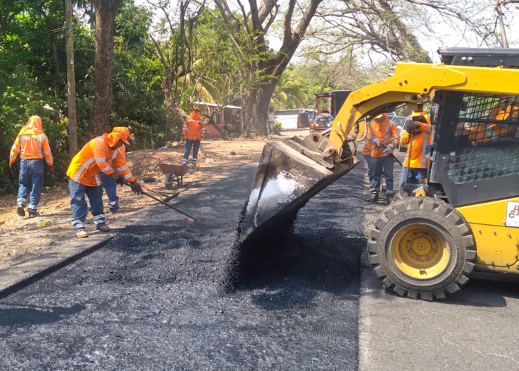 Autoridades continúan trabajando a diario en la transformación vial del país