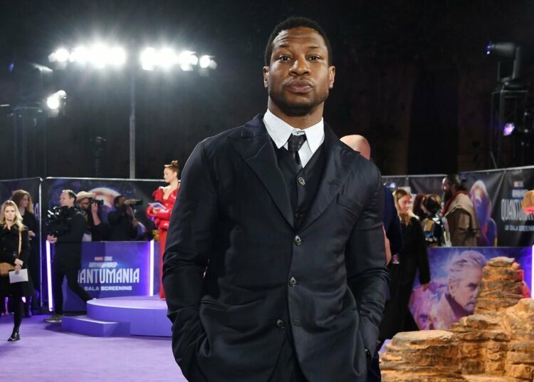 Jonathan Majors es imputado con múltiples cargos de agresión y acoso