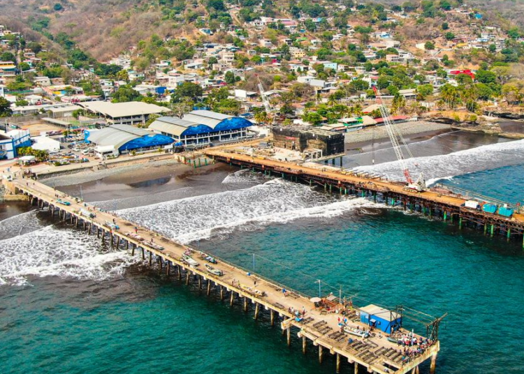 Gobierno dinamiza el turismo con nuevo muelle turístico en el Puerto de La Libertad