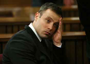 Rechazan libertad anticipada al paralímpico Oscar Pistorius, condenado por asesinar a su novia