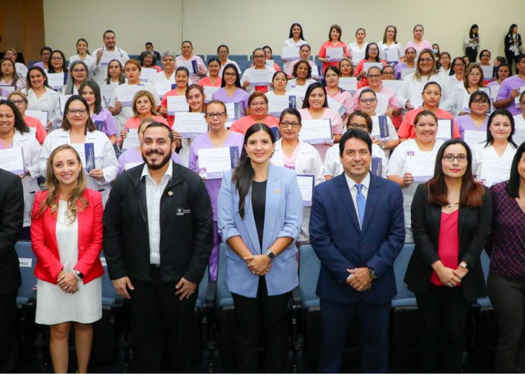 Profesionales de salud fueron habilitados para brindar servicios de atención materno infantil