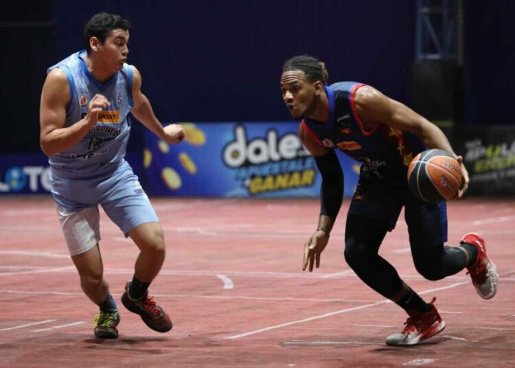 Baloncesto: Salvador hechizó a Brujos