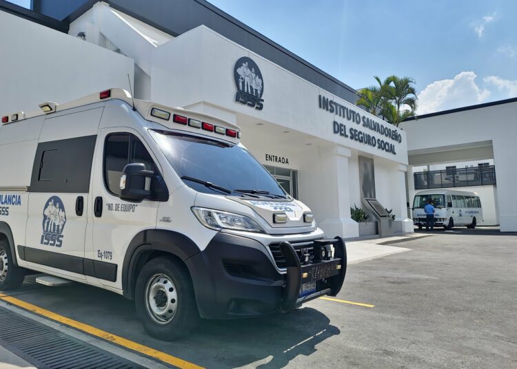 Habilitan servicios del Centro Especializado de Atención Ambulatoria La Ceiba