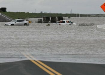 Prevén más inundaciones tras tormenta en California