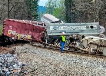 Tras prometer mejoras en sus prácticas de seguridad, descarriló otro tren de la empresa Norfolk Southern
