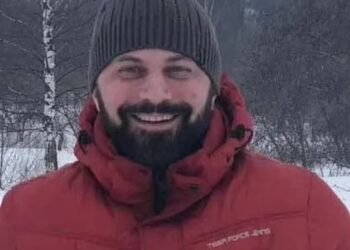 Científico ruso que ayudó a crear la vacuna Sputnik V fue estrangulado en su departamento en Moscú