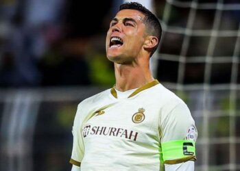 Así reaccionó Cristiano Ronaldo cuando los aficionados árabes gritaron por Messi en medio del partido