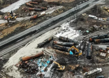 Ohio demanda a Norfolk Southern por el vertido de «sustancias químicas peligrosas»