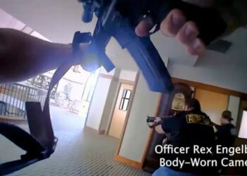 (IMÁGENES FUERTES) Video muestra el momento que los policías abatieron a la autora de la masacre de Nashville