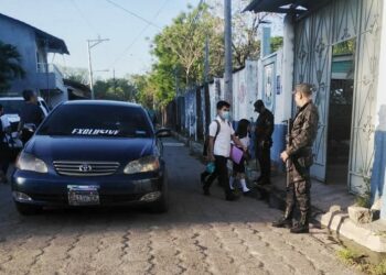 PNC continúa garantizando seguridad en escuelas de todo El Salvador