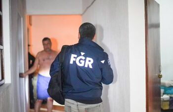 Autoridades desmantelan banda de estafadores que contrataban vehículos en alquiler y luego los vendían en redes sociales