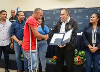 Instituciones entregan $150,000 de capital semilla del FIDEAGRO para pequeños productores