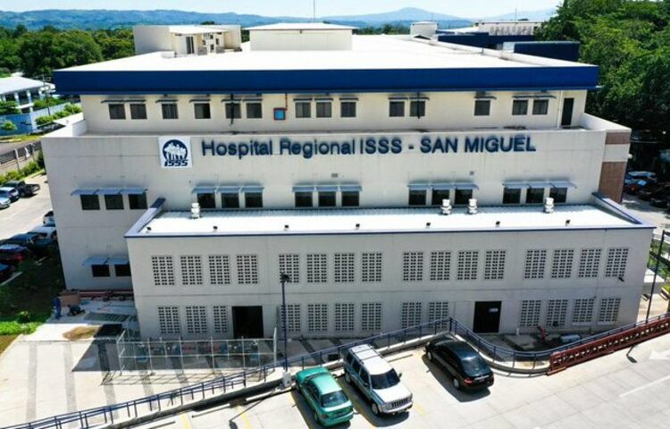 8 hospitales y 15 unidades médicas del ISSS darán atención las 24 horas del día, todos los días