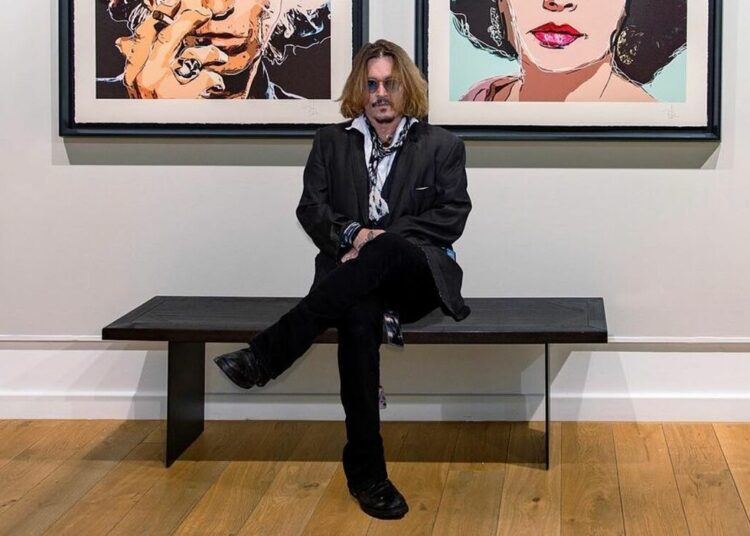 Johnny Depp inaugura una muestra de retratos de famosos