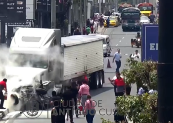 VIDEO | Cámaras captan el momento exacto del trágico accidente de tránsito ocurrido esta tarde en el bulevar Los Próceres