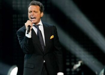 Luis Miguel podría demandar a una revista por asegurar que existía una orden de detención en su contra