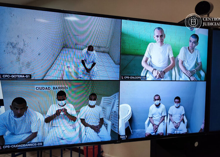 Tras audiencia virtual en el CECOT pandilleros reciben condena por matar al padre de un policía