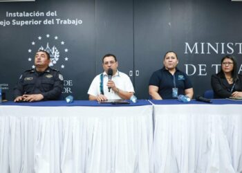 Ministro de Trabajo conforma mesa de diálogo «para llevar soluciones a los vendedores del Centro Histórico» de San Salvador