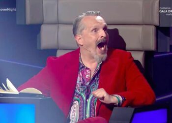 Miguel Bosé lanzó controversial crítica a concursante de canto: “Esta canción no la puede cantar un hetero”