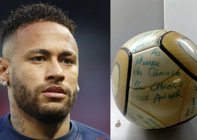 Detienen a un hombre que robó un balón firmado por Neymar durante el asalto al Congreso en Brasilia