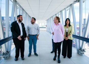 Gobierno entrega moderna pasarela a Hospital Benjamín Bloom