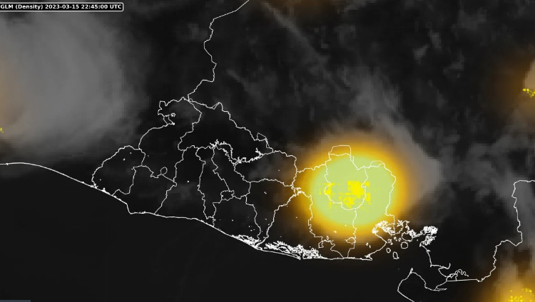 Fuerte tormenta, fuertes vientos y granizo cae en la zona oriental del país