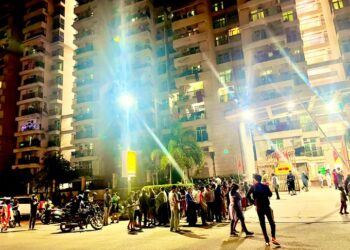 (VIDEOS) Terremoto de 6,8 sacude Pakistán y Afganistán