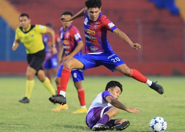 Cabañas le arrebató el invicto y liderato a Santa Tecla