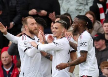 Manchester United venció 2-0 a Nottingham Forest por la Premier League