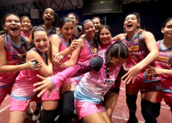 Salvadoreñas y Santa Tecla barren sus series y van a la final