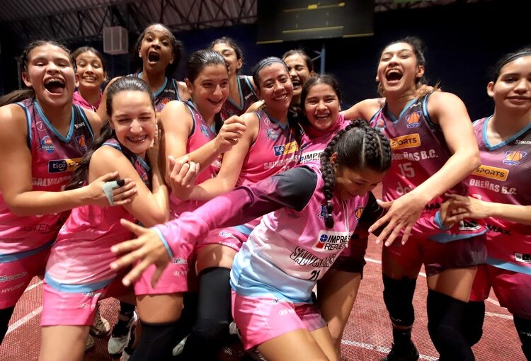 Salvadoreñas y Santa Tecla barren sus series y van a la final