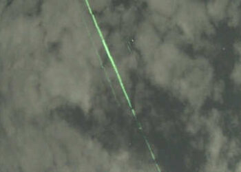 Captan el primer video de los rayos láser de la NASA enviados desde la órbita a la Tierra