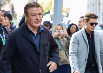 La Fiscalía de Nuevo México retiró oficialmente los cargos por homicidio involuntario contra el actor Alec Baldwin