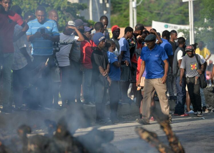 Civiles desatan violenta cacería de pandilleros en Puerto Príncipe, Haití