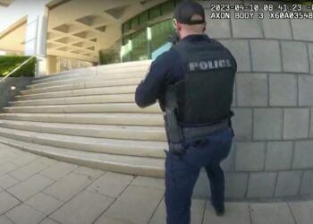 La Policía de Louisville publicó los videos del ataque en el banco que dejó cinco muertos