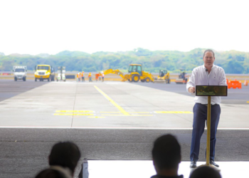 Gobierno moderniza plataforma de carga y pasajeros del Aeropuerto Internacional de El Salvador