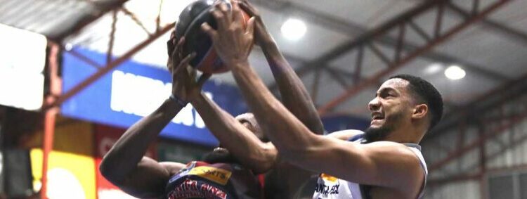Victorias contundentes de tecleños y caleros en la Liga Mayor de Baloncesto