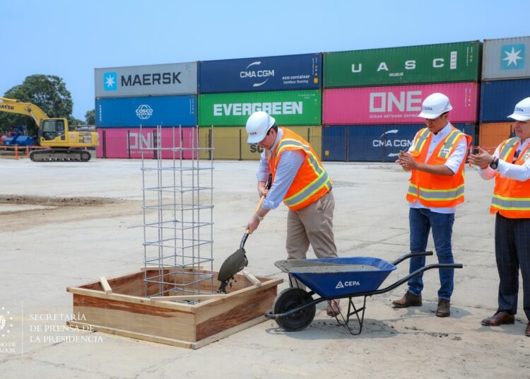 CEPA coloca primera piedra para la construcción de la nueva bodega en el puerto de Acajutla