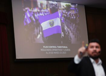 Dirección de Tejido Social expone en Ecuador beneficios de los CUBO