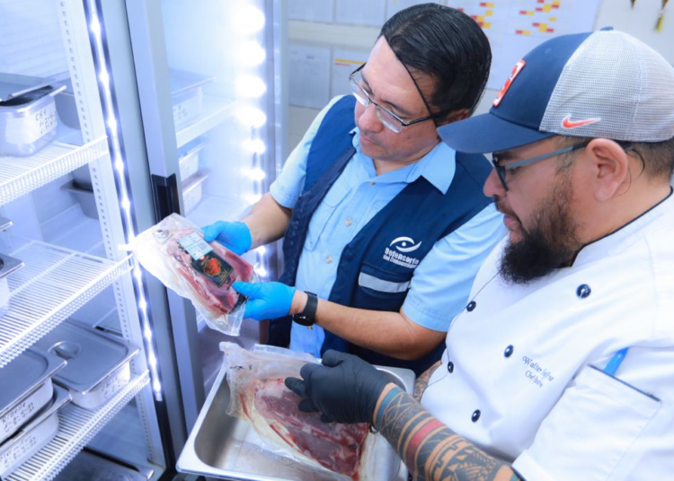 Defensoría ha realizado más de 275 inspecciones en restaurantes, hoteles y tiendas durante vacaciones