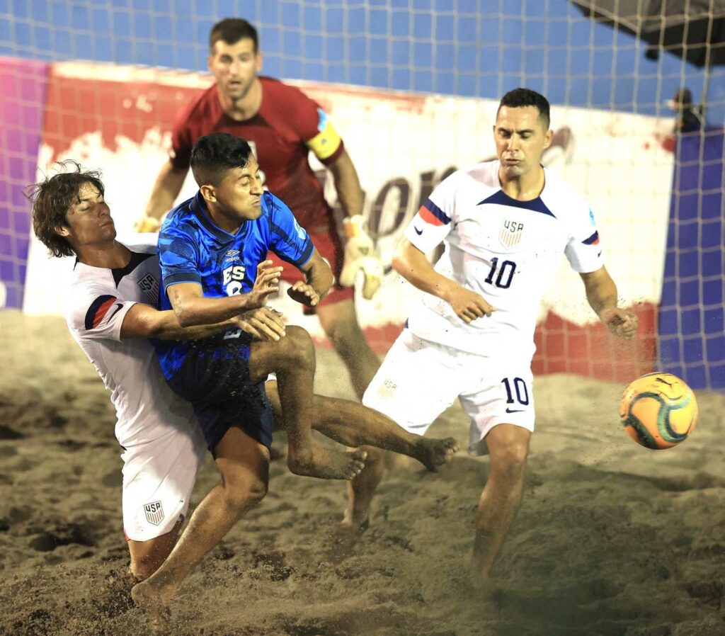 La Selecta Playera, campeona de la Beach Soccer Cup - Noticias de El  Salvador