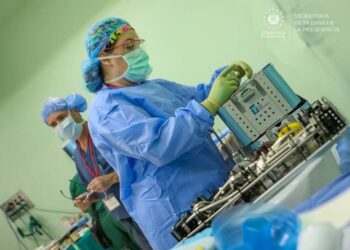 El Salvador y Suecia articulan esfuerzos para incrementar la especificación y la investigación de médicos